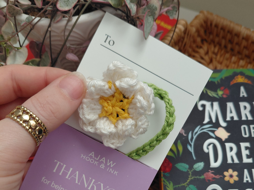 Crochet Daisy Flower Bookmark | Handmade Reader Gift