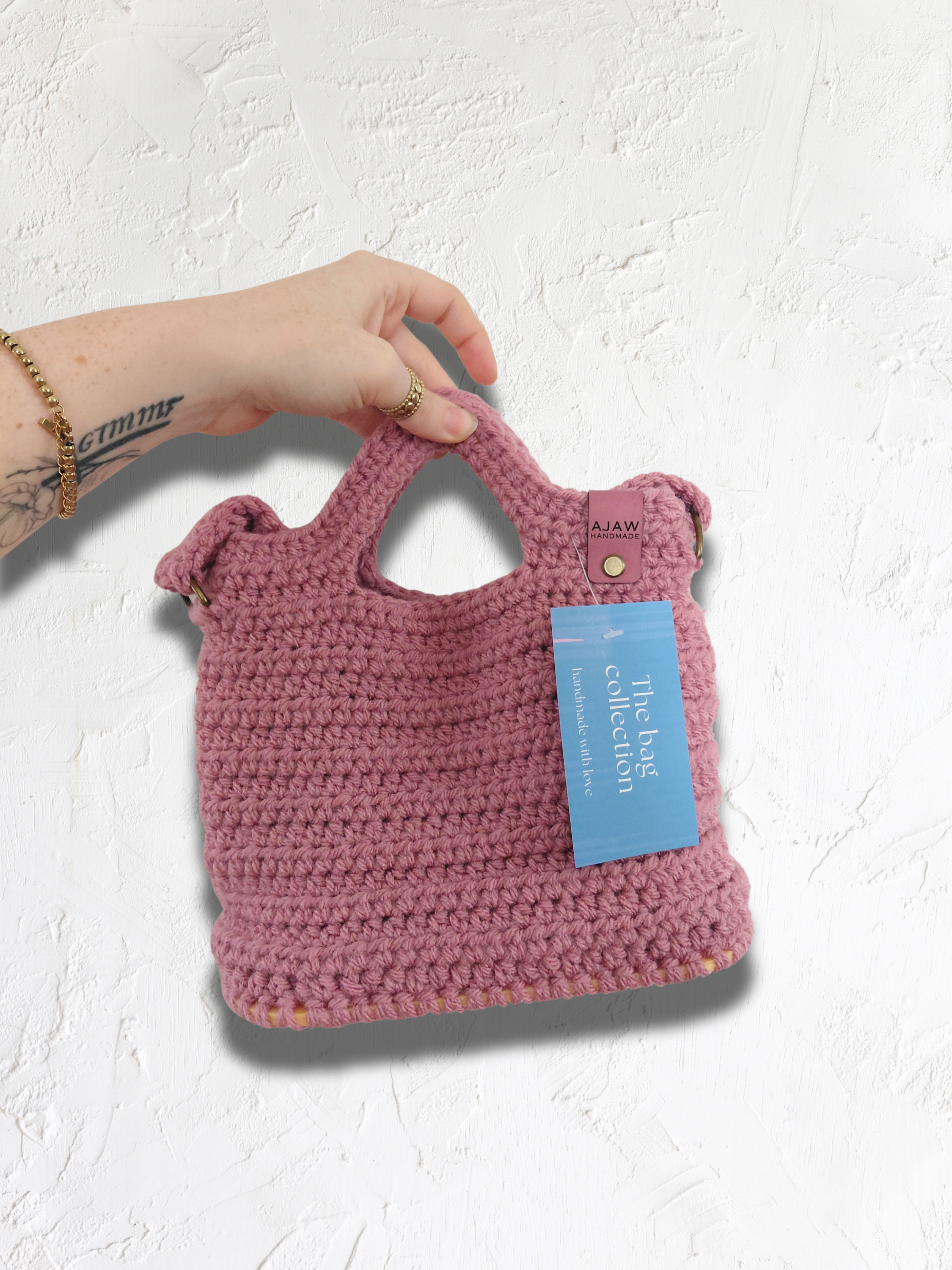 The original bucket bag with 3D printed base
