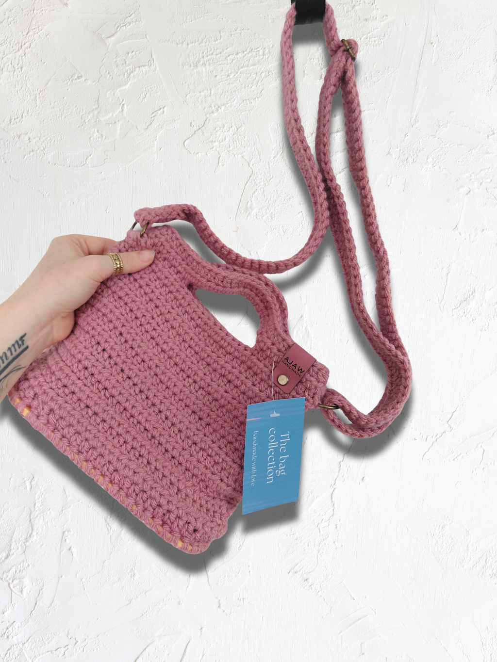 The original bucket bag with 3D printed base