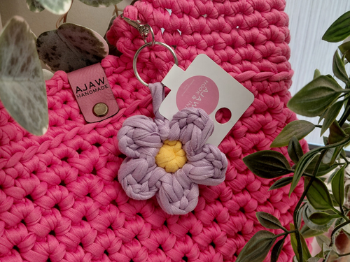 Crochet Daisy Keyring & Bag Charm | Handmade Small Gift